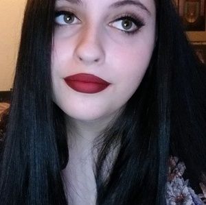 Meet your Posher, Breanna